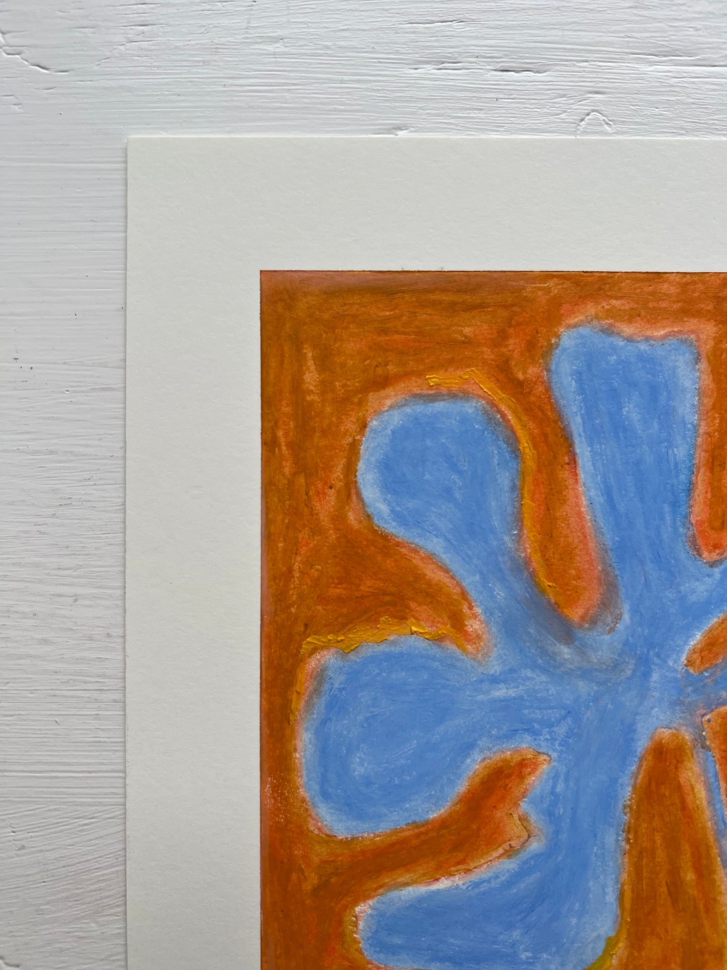 Bloom – Original oliepasteltegning A4 | Lyseblå på okker